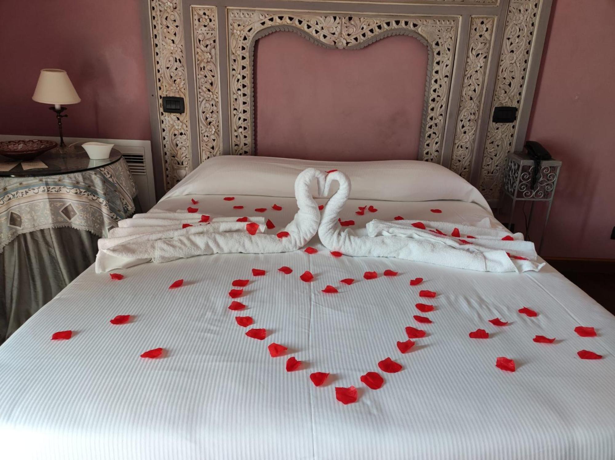 Castello Di Pontebosio Luxury Resort Licciana Nardi Екстериор снимка